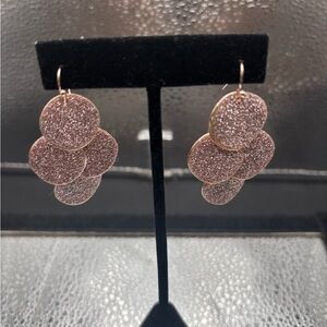 Elegant Glittering Earrings Pink